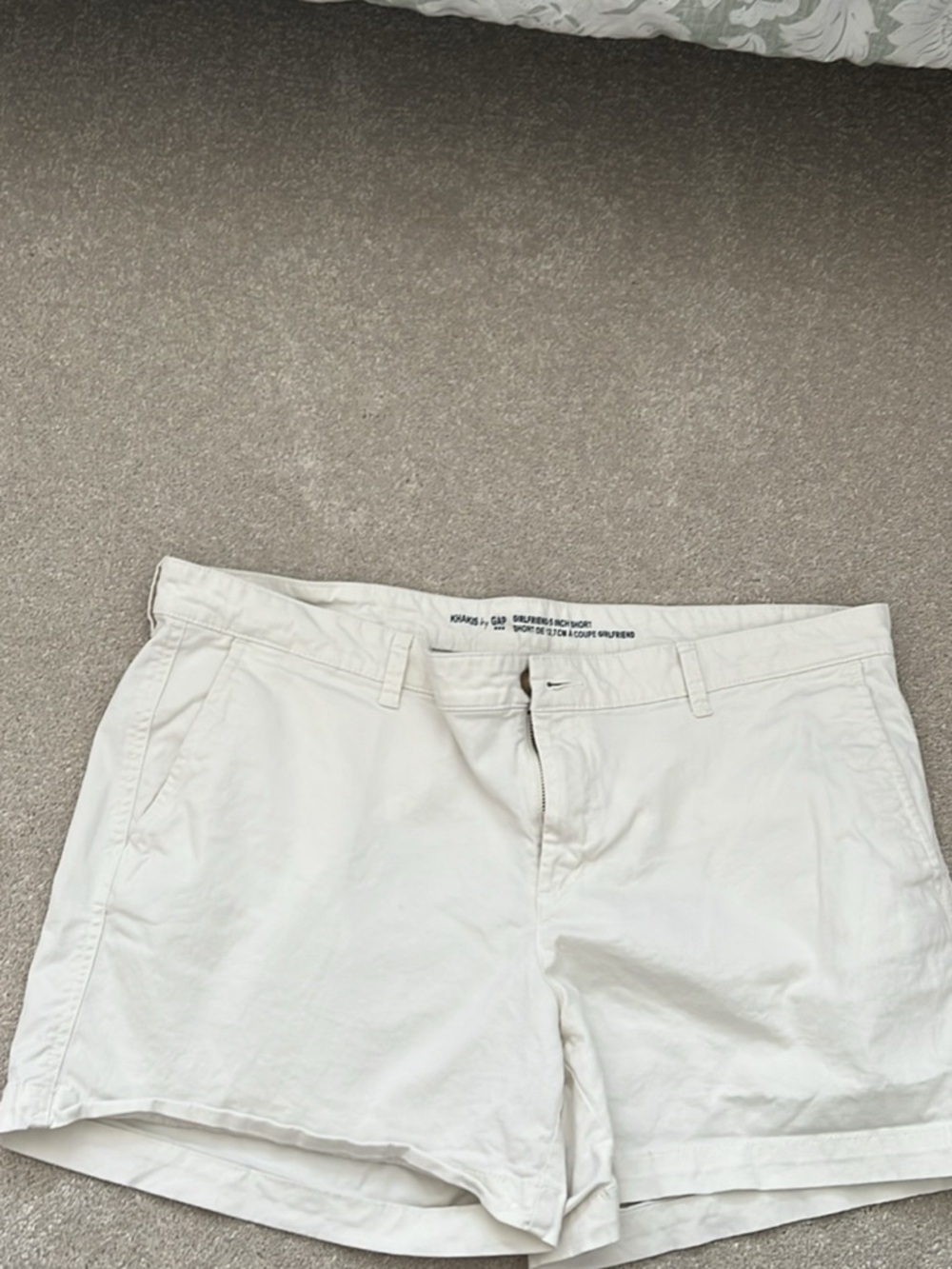 GAP Cream Flat Front Women's Chino Shorts